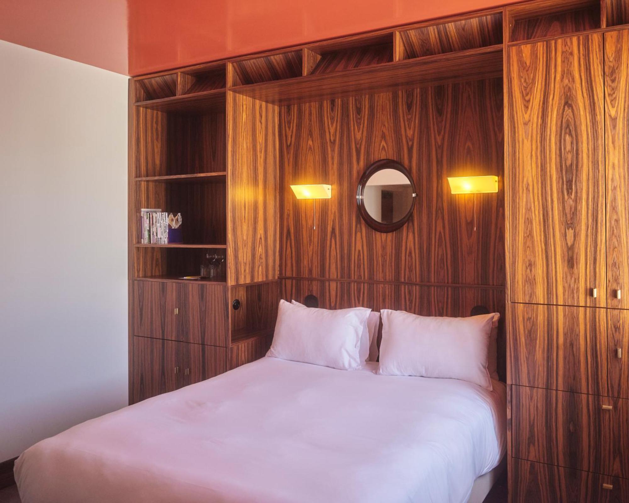 Hotel Present - Entree Autonome, Reception En Ligne - Encore Mieux อาร์ลส์ ภายนอก รูปภาพ